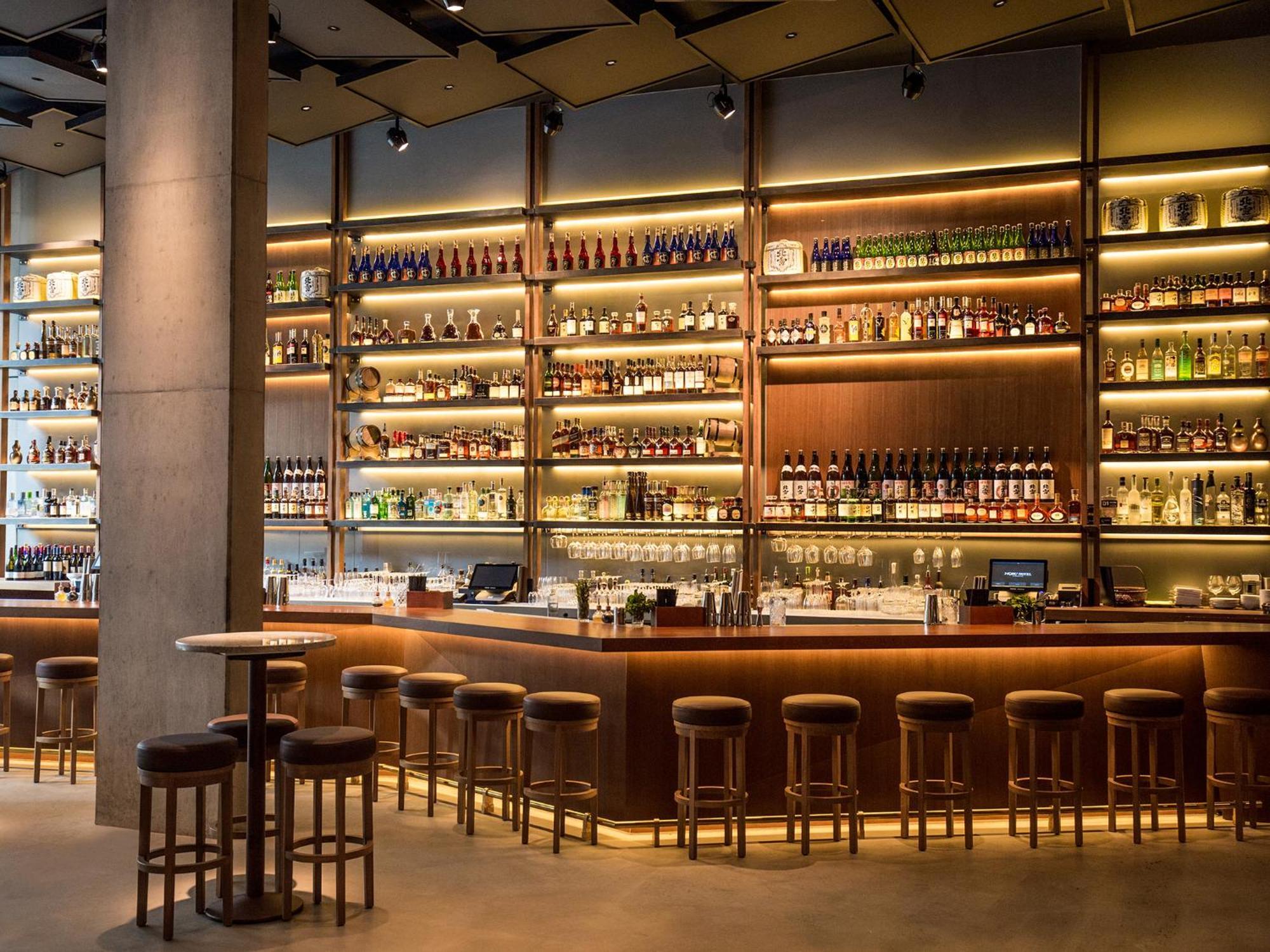 Nobu Hotel London Shoreditch Exterior foto The bar at The Standard East Village